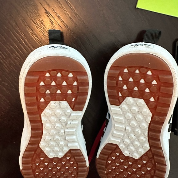 VANS KIDS CHECKERBOARD ULTRARANGE RAPIDWELD SHOES - Picture 5 of 8